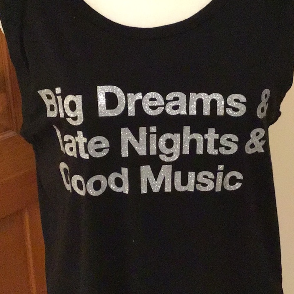Graphic Tee NWOT - Picture 2 of 2